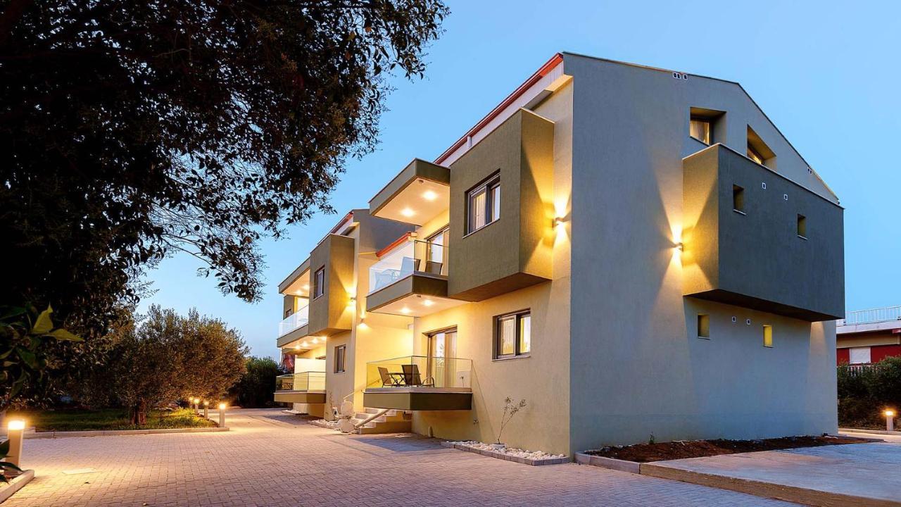 Estelle Family Luxury Apartments & Suites Gerakini Luaran gambar