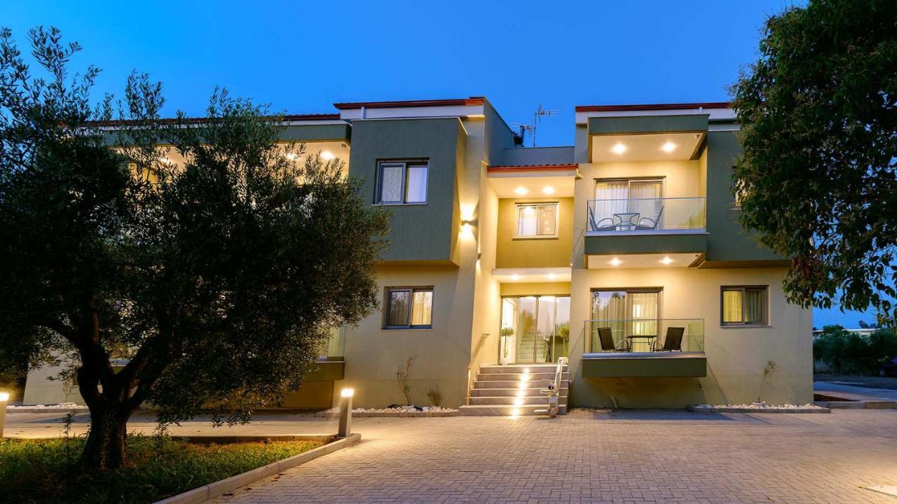 Estelle Family Luxury Apartments & Suites Gerakini Luaran gambar